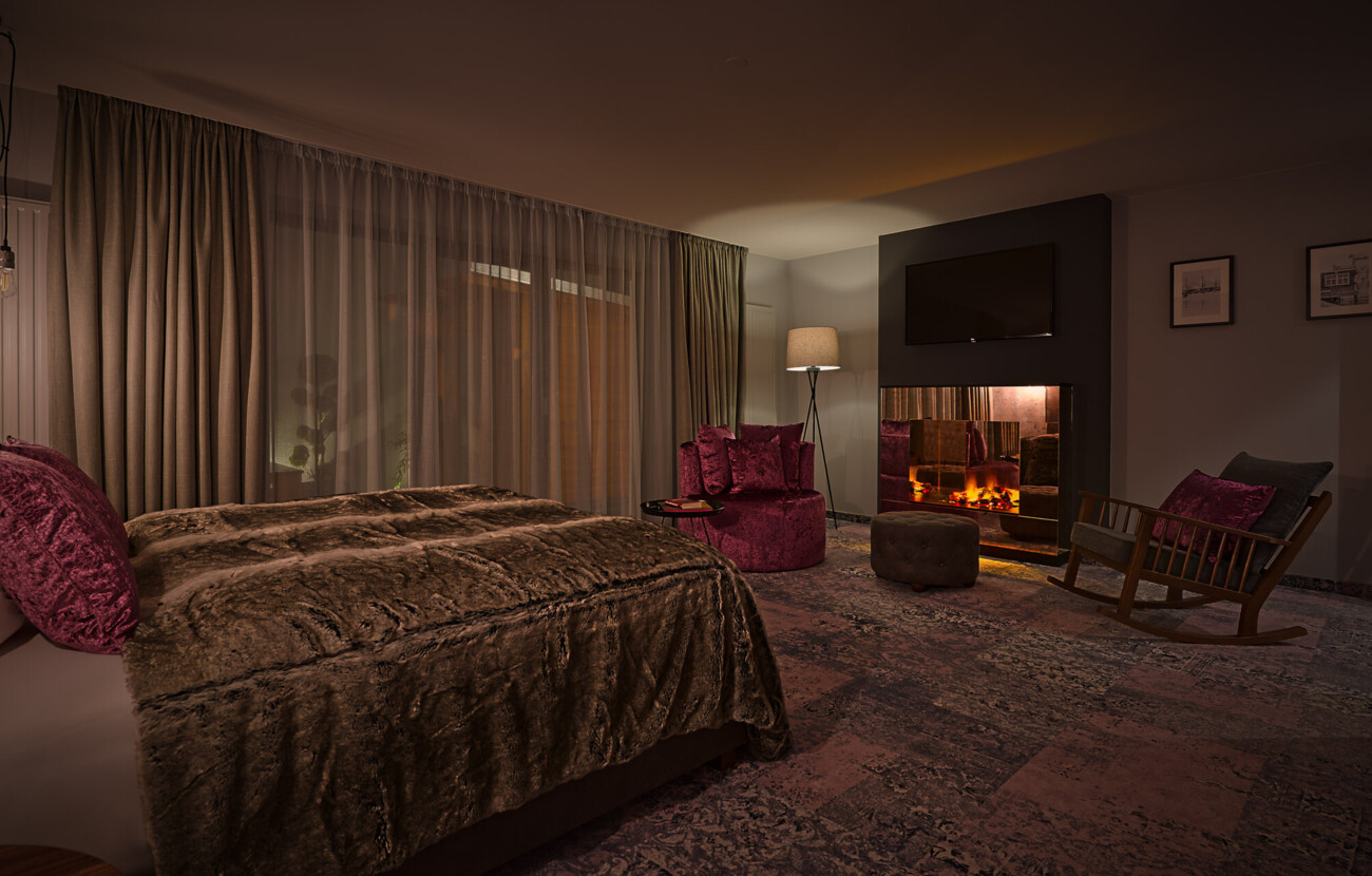 Das romantische Zimmer mit Kamin im 4* Hotel Seewirt Mattsee