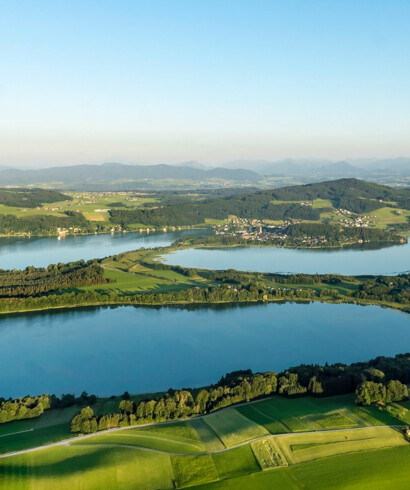 Mattsee, Grabensee und Obertrumer See im Salzburger Seenland mit Buchberg 